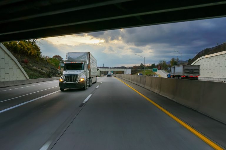 what-are-the-most-valuable-truck-driver-benefits-trackfive